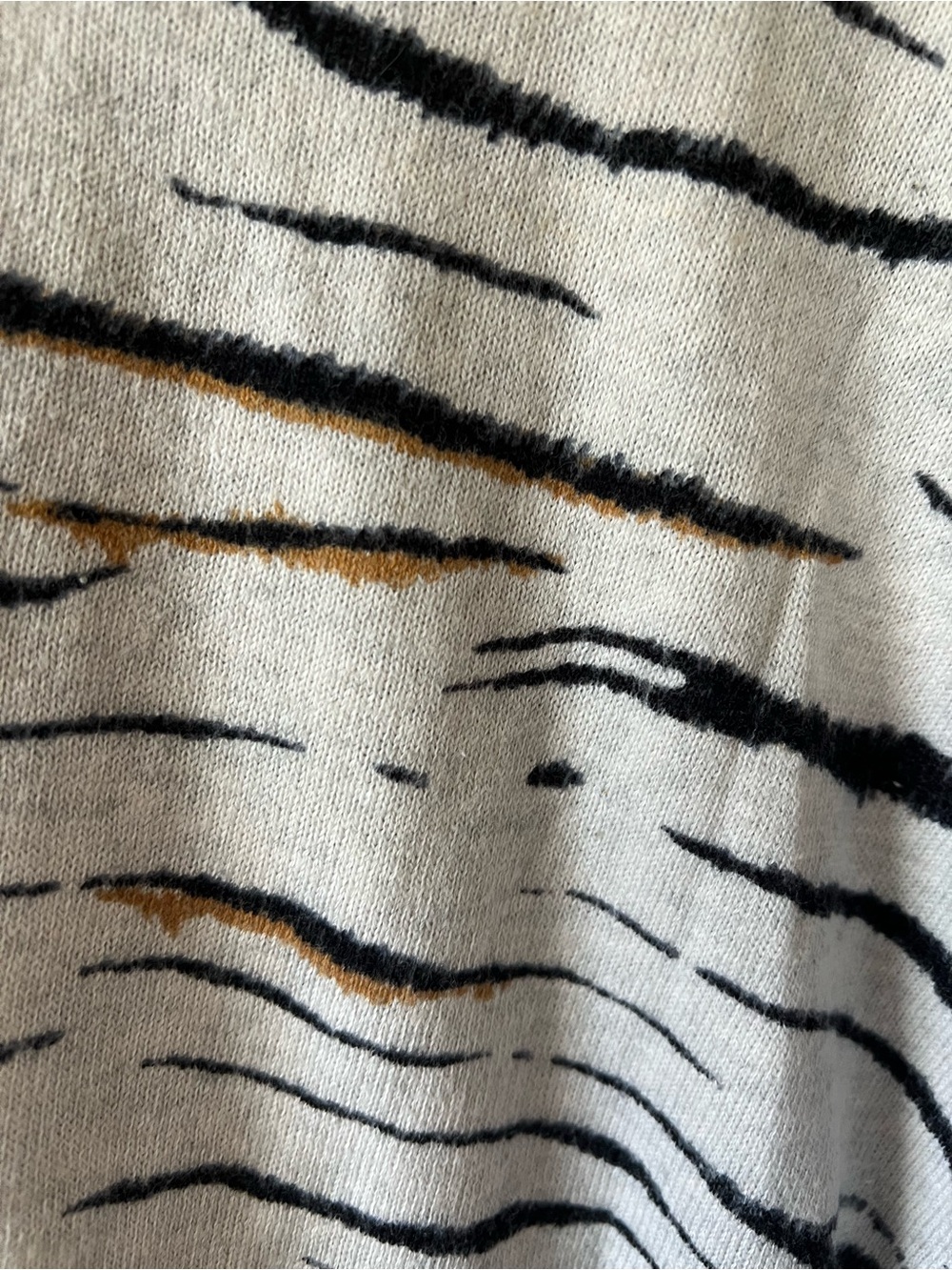 Light Cream Tiger Stripe Knit Pullover with Gold Accents - Picture 3 of 6
